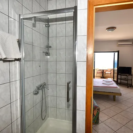 Maslina 4* Оміш